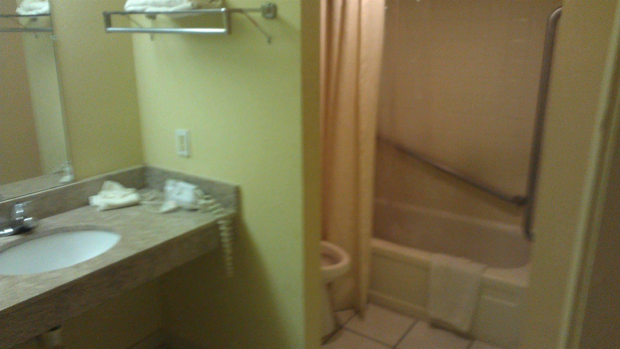 Atlanta Airport Hotel ฟอร์เรสต์ พาร์ค ภายนอก รูปภาพ